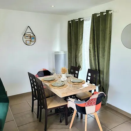 Semesterbostad Petit Loft, Maison Bord De Pirou